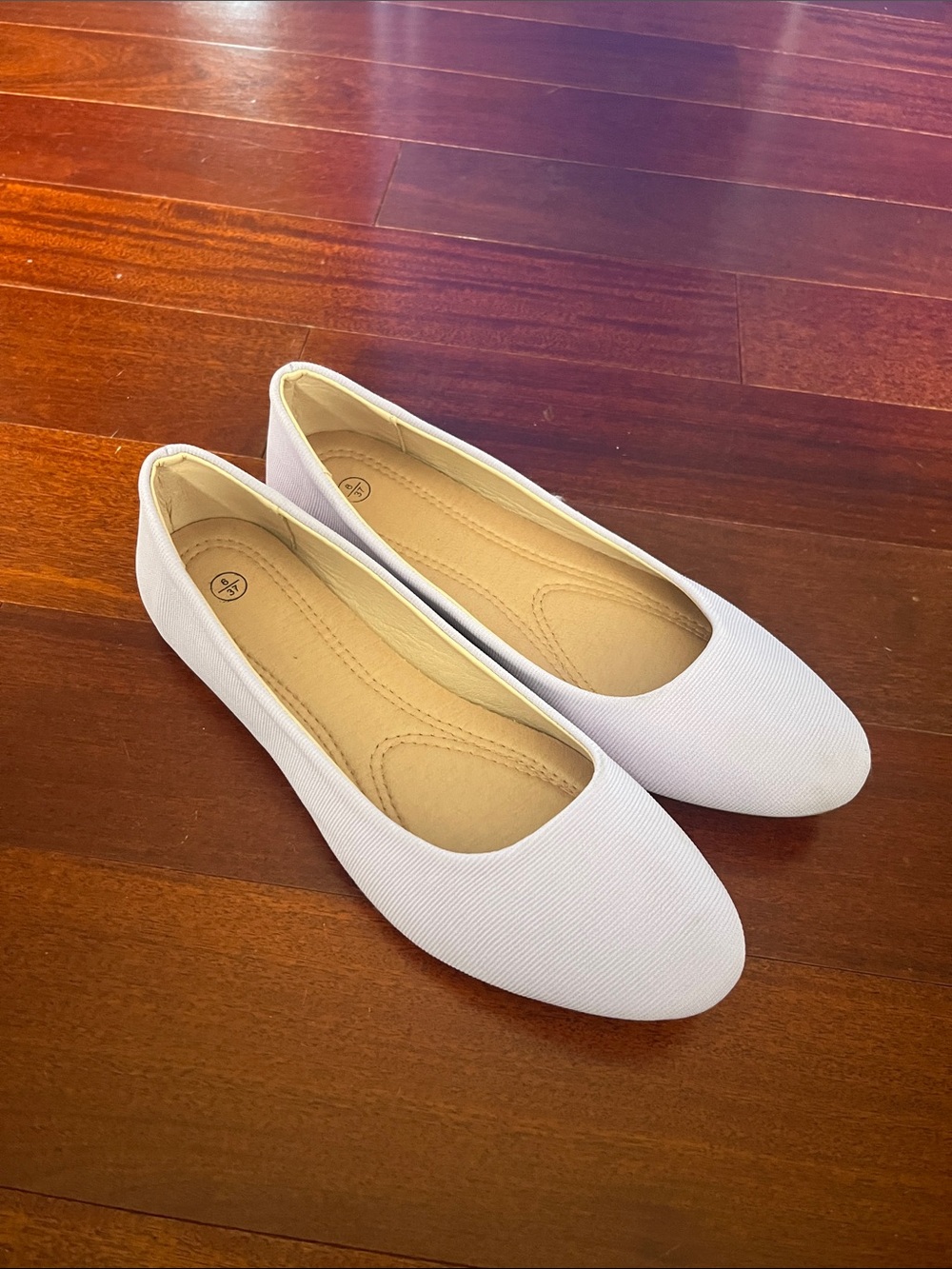 Like New Classic Lilac Women's Flats